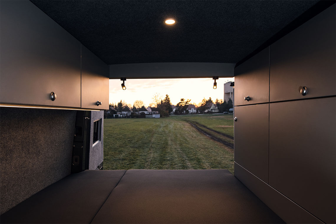 Großzügige Matratze mit Blick in die Natur