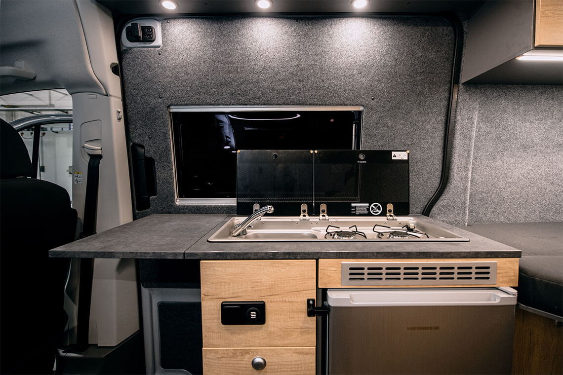 großzügige Küchenzeile